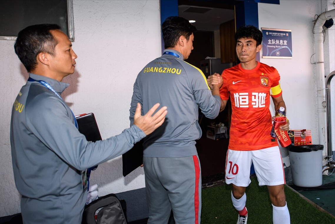 爱游戏在线入口 -今夜摩纳哥备战中超，官宣签约细节曝光，态度坚定，医务组通报恢复(孙颖莎宣布退赛后独自启程回国)