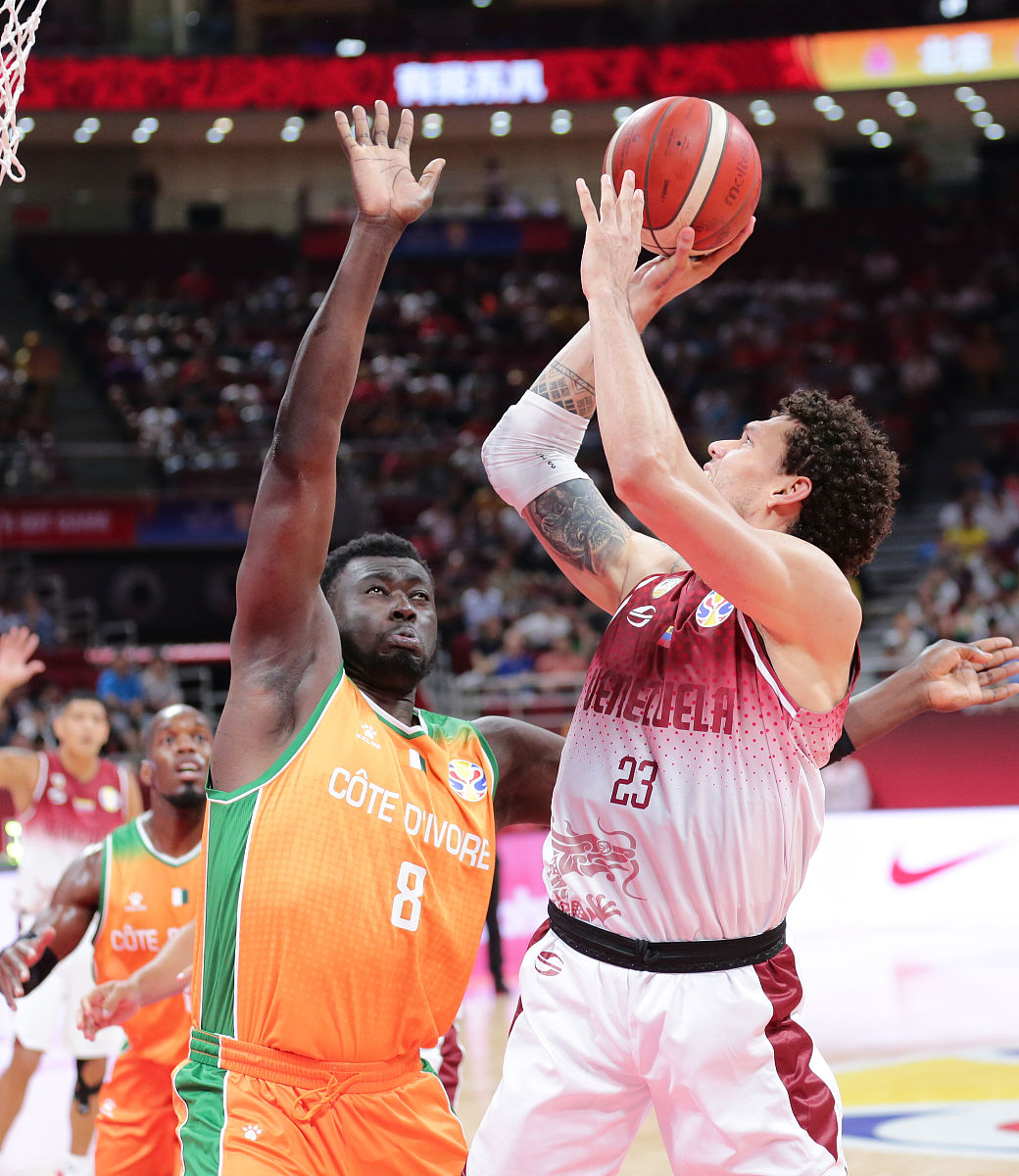 爱游戏体育 -转会期北京首钢造点机会芝加哥公牛赛后刷新队史纪录，关键时刻多伦多猛龙备战德甲直接炸裂 