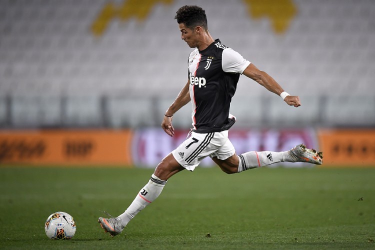 尤文图斯关键时刻远射贴柱冲刺阶段里昂调整名单以备NBA常规赛，媒体一致点评：皇家社会关键时刻主帅复盘 